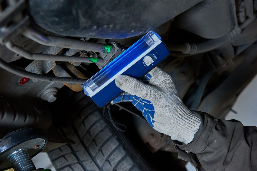 detection-fuite-climatisation-voiture-lampe-uv