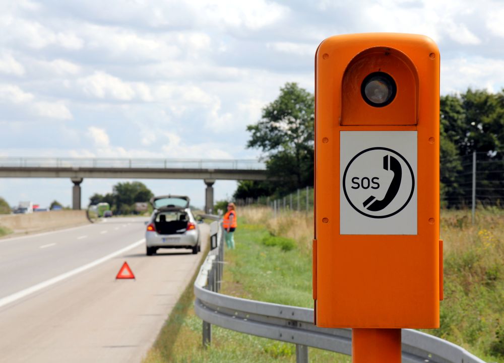 Panne voiture vacances bande arret urgence